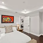 Walk To Ut And E 6Th In Fully Equipped Atx House