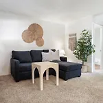 Airy King Bedroom And Comfortable Living Space By Ut