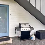 Austin Clubhouse - Rainey Street - 6 Min Walk