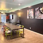 Austin Clubhouse - Rainey Street - 6 Min Walk
