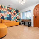 Content Casa Near Bars,Pool,Dt With Hot Tub And Patio