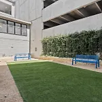 Lux 1B Near Downtown