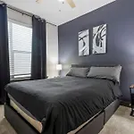 Modern 1Br Retreat Pool Free Wi-Fi Free Parking