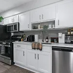 Stunning Area, King Suite, Balcony, Free Parking, 2 Mins To Ut