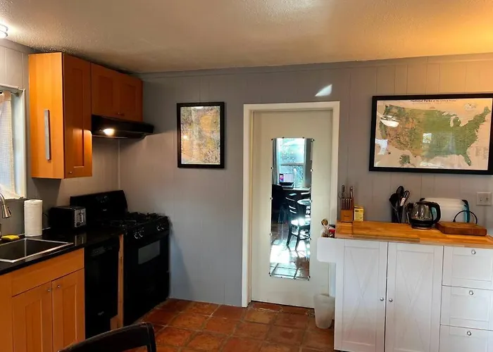South Austin Serendipity Hideout W/ Infrared Sauna