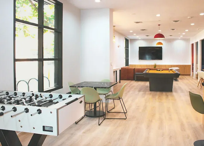 Upstay - Condo W 4Br - Pool Gym Bbq & Games