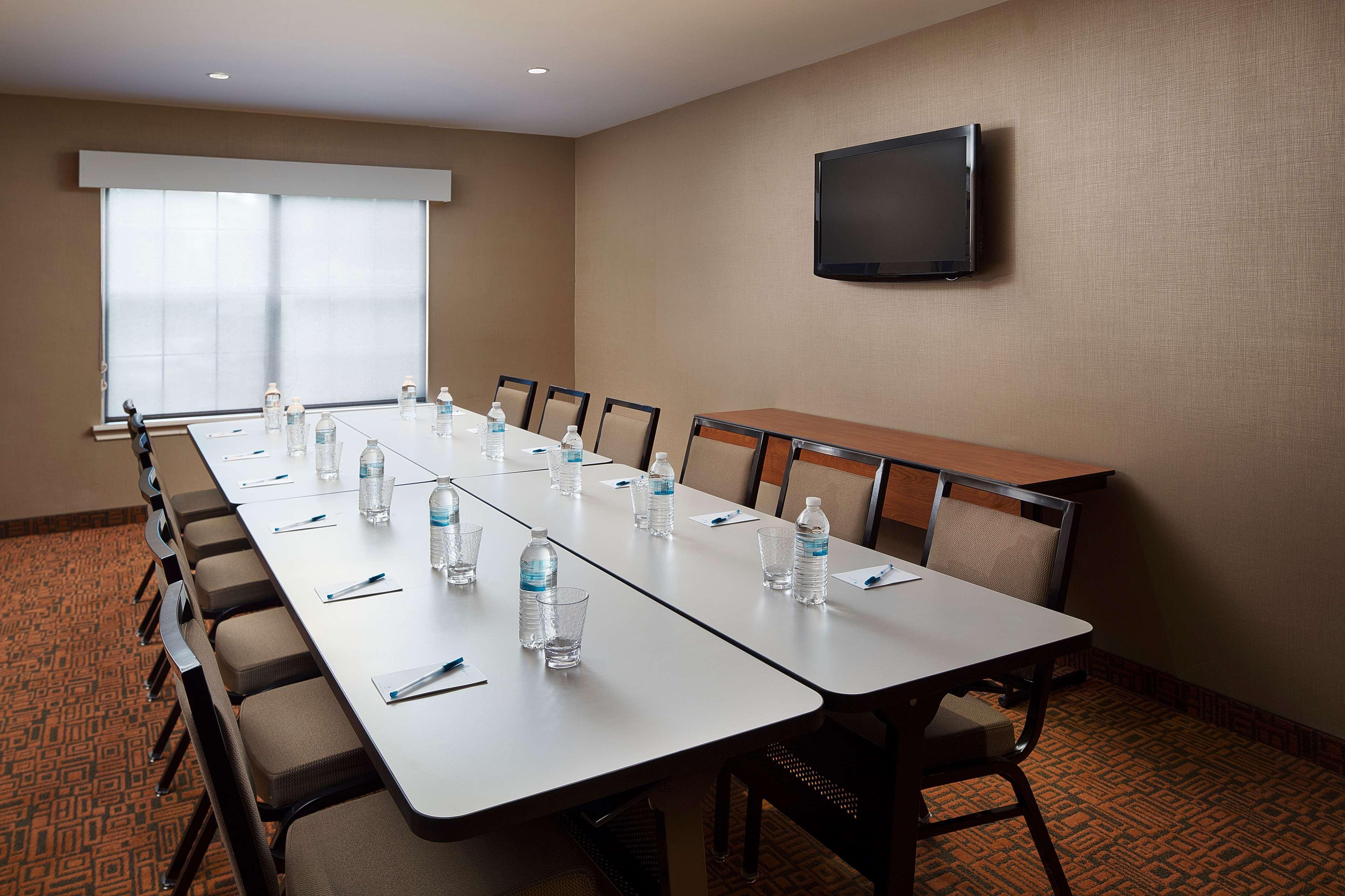 Hotel Hyatt House Arboretum 3*