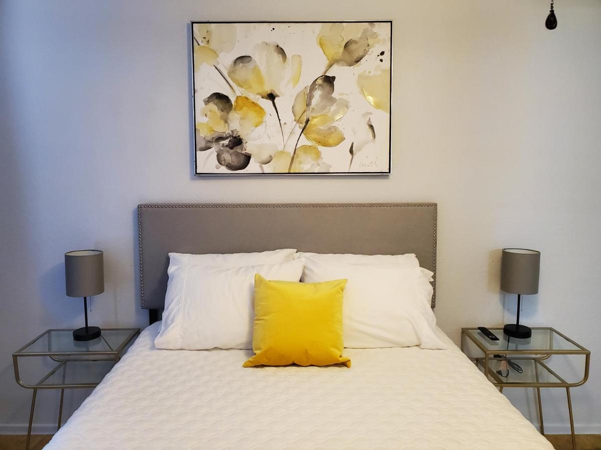 Near Downtown - 2br