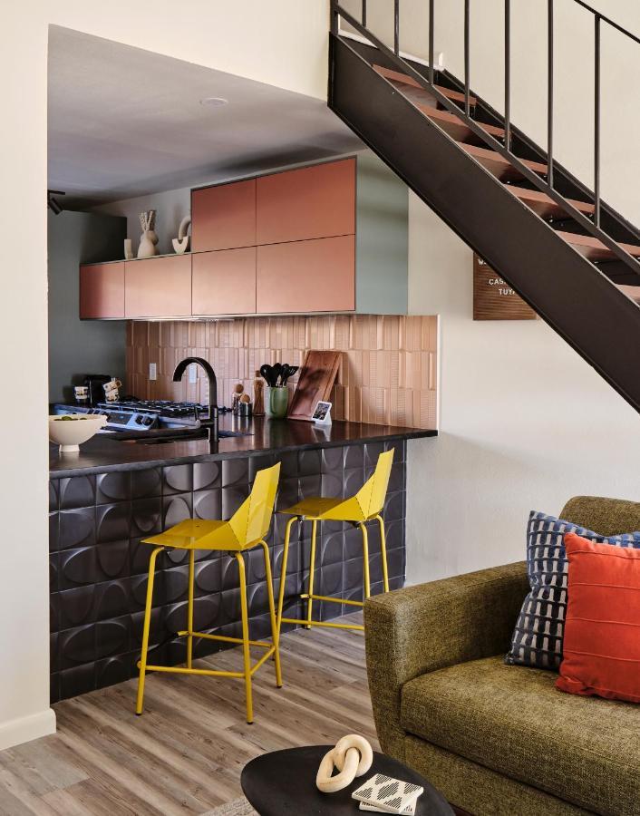 Apartment Midcentury Couples Designer Loft - Casa Tuya *