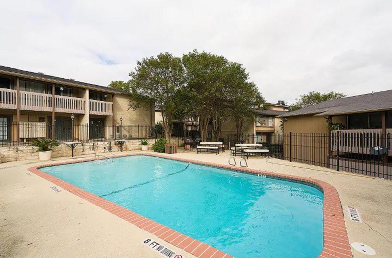 Near Downtown - 2br Apartment *