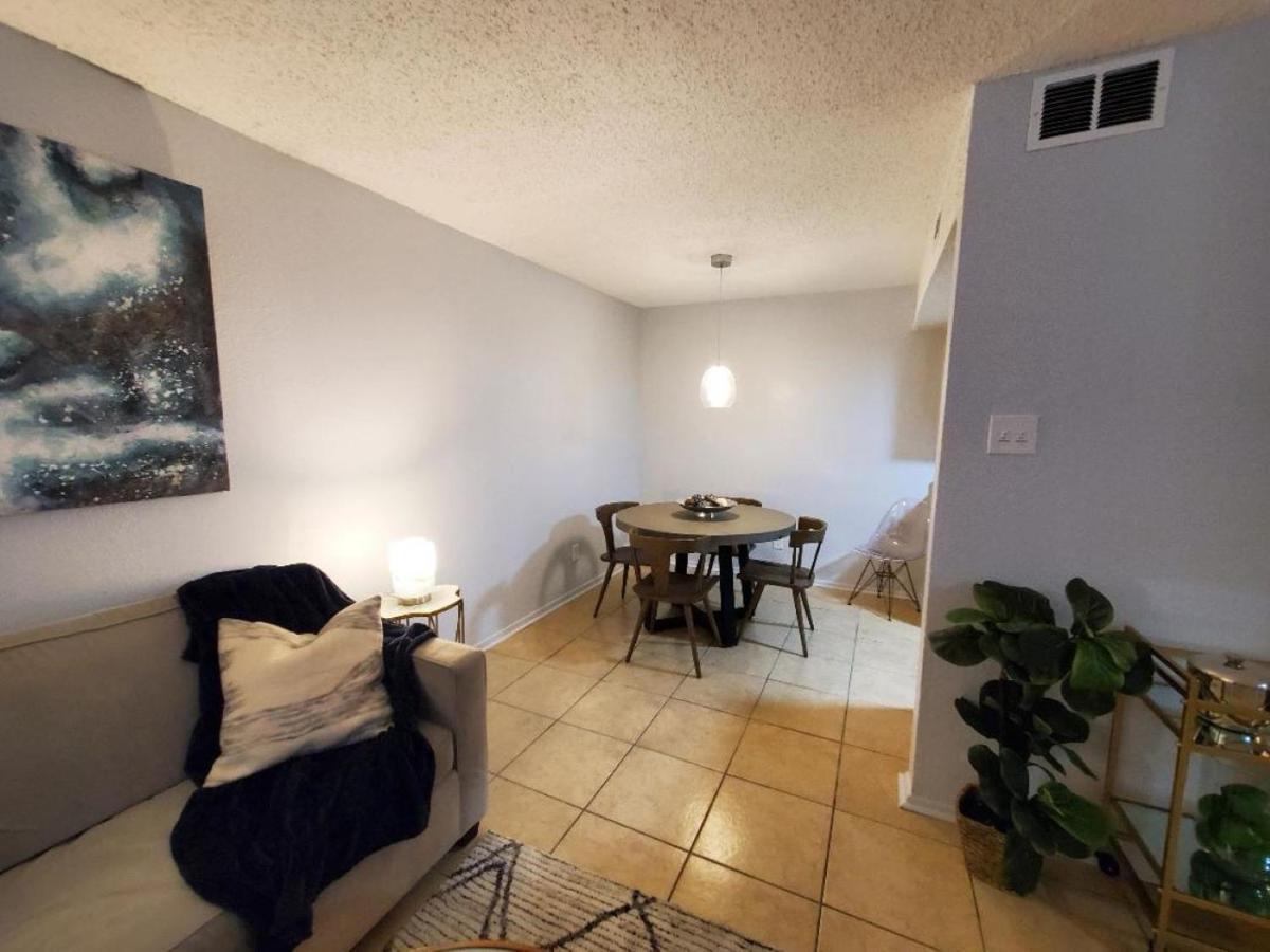 Near Downtown - 2br Apartment