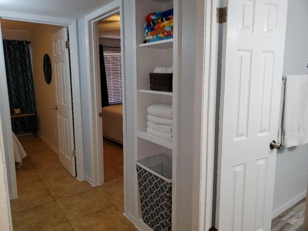 Near Downtown - 2br *