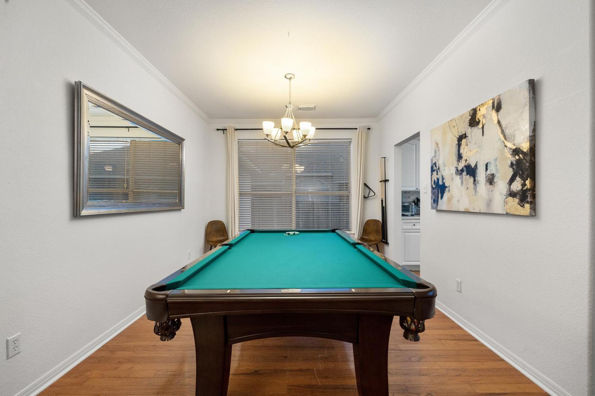 Luxury 5br, 3ba Retreat ~ Pool~ Parking * Austin