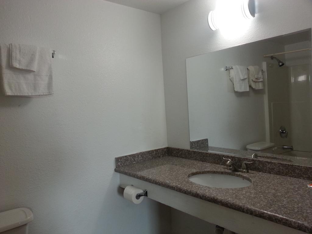 Motel Ace