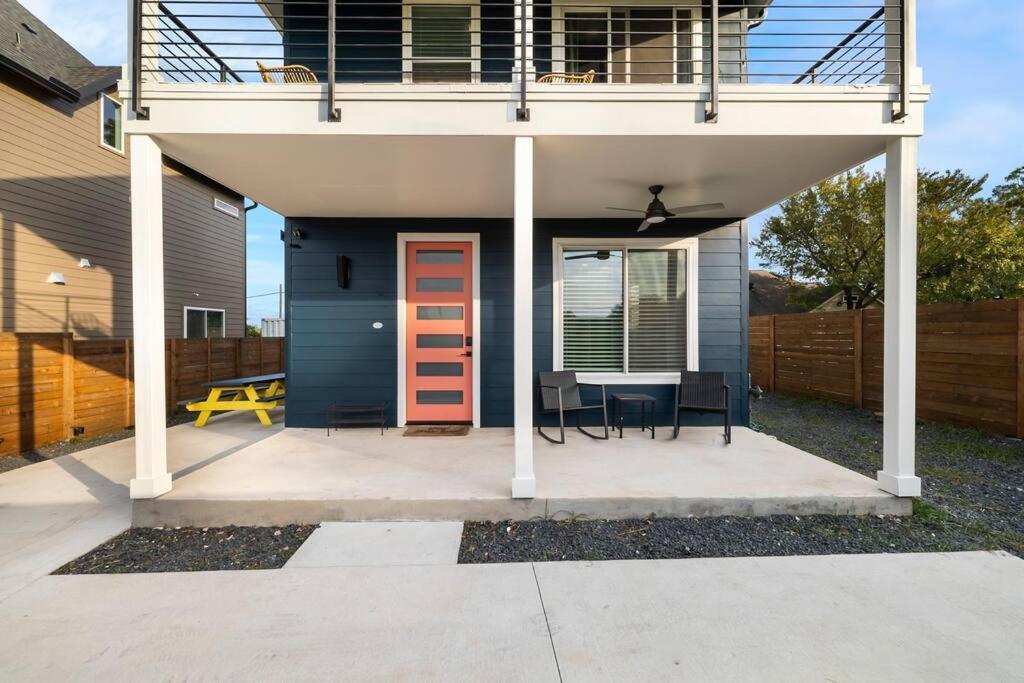 Holiday home Downtown Gateway: Stylish Nest Near Airport