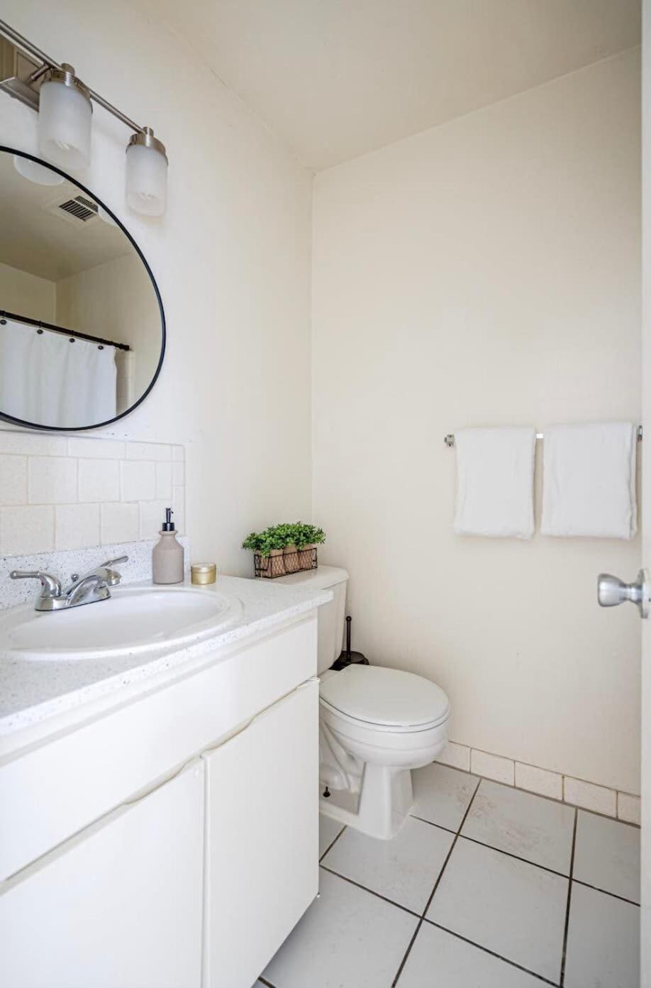 Rancho Del Sol L Sleeps 5 L Close To Downtown I Tv Apartment