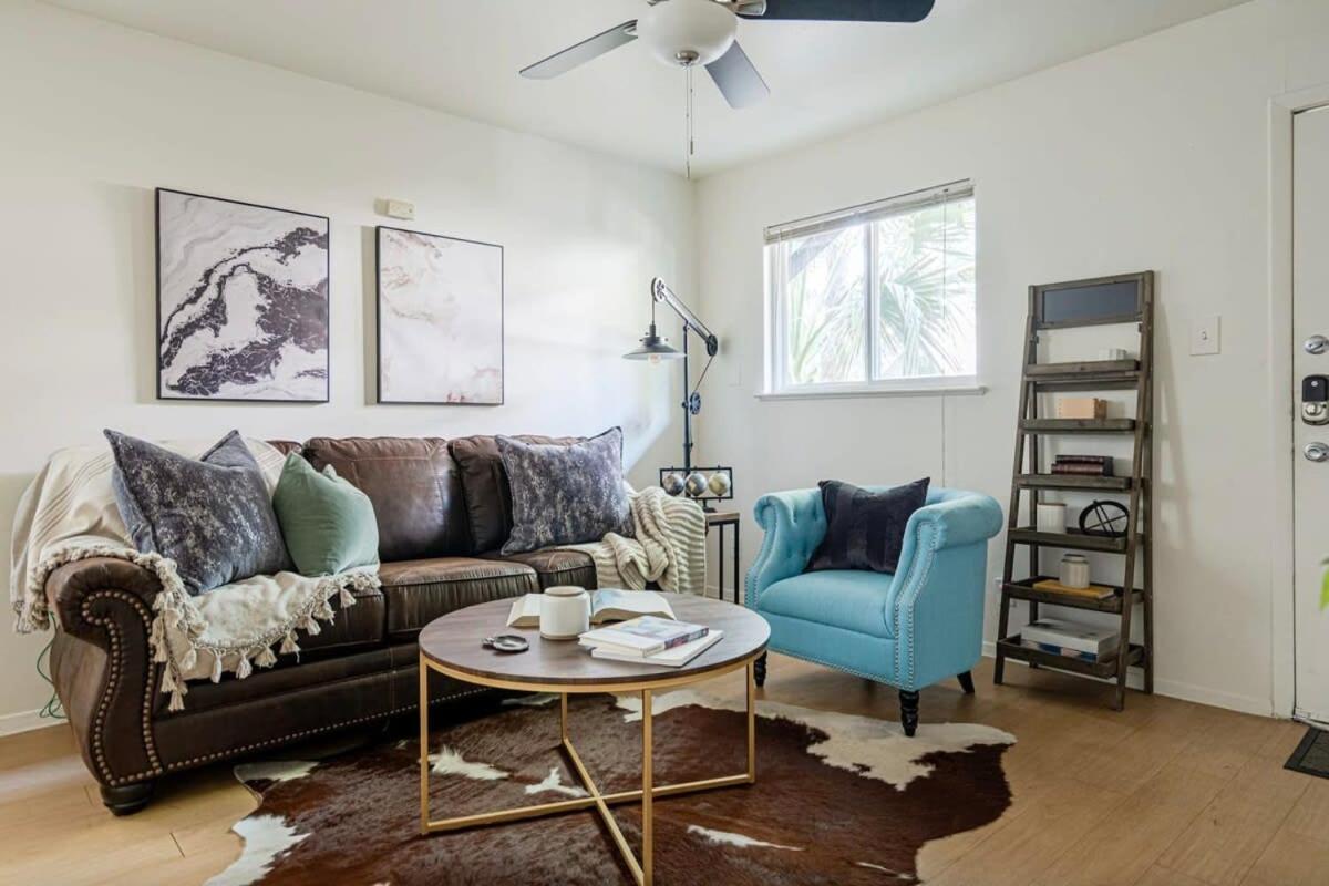 Rancho Del Sol L Sleeps 5 L Close To Downtown I Tv Apartment Austin