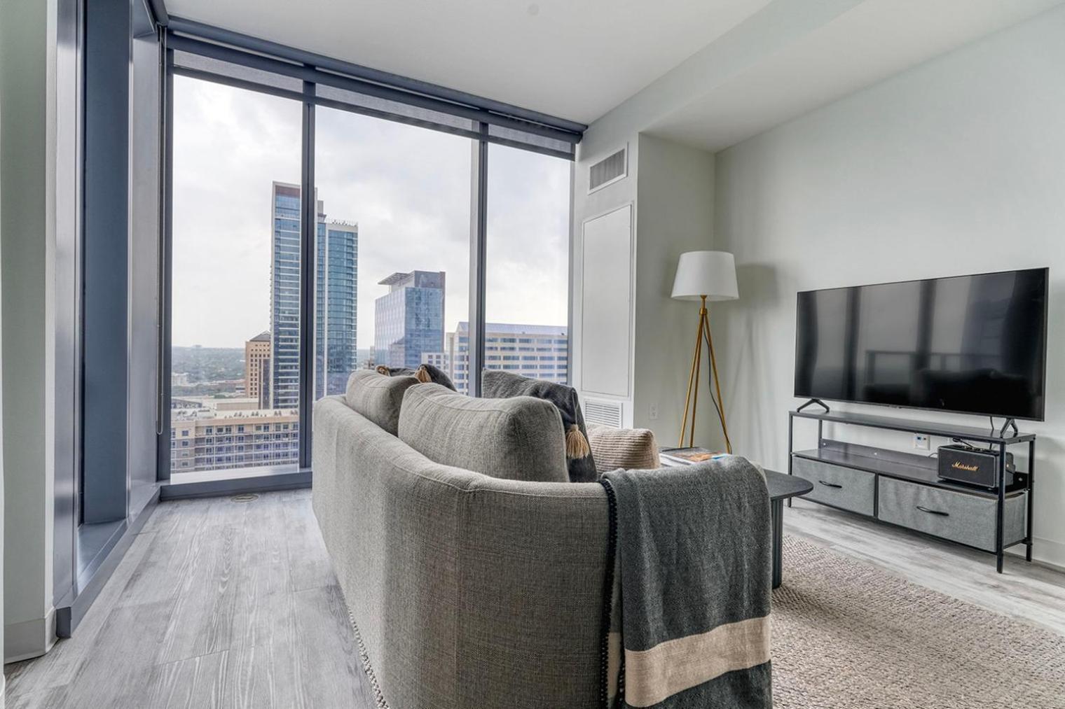 Blueground Downtown Pool Gym Wd Near Food Atx-256 Apartment *