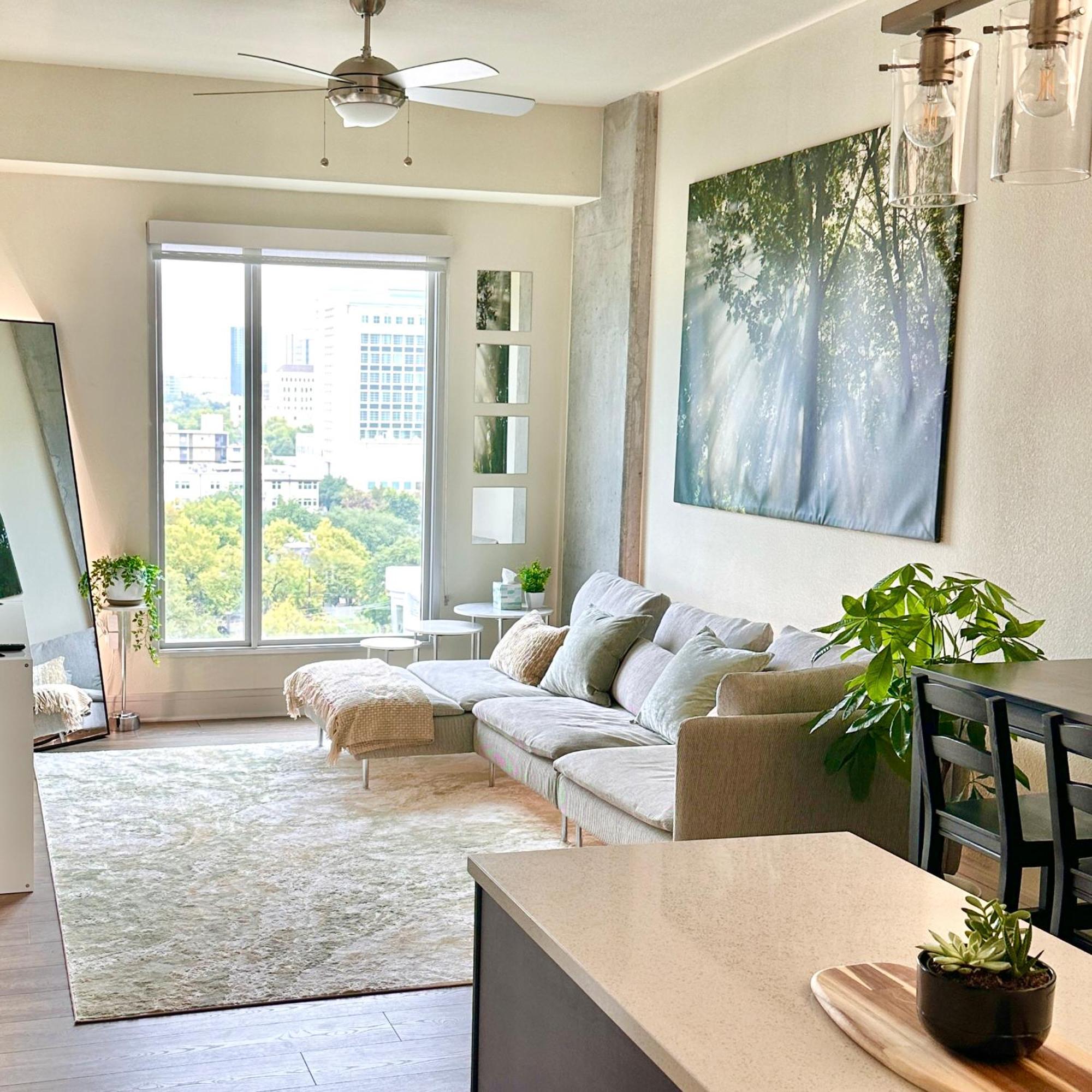 Highrise Heaven Apartment Austin