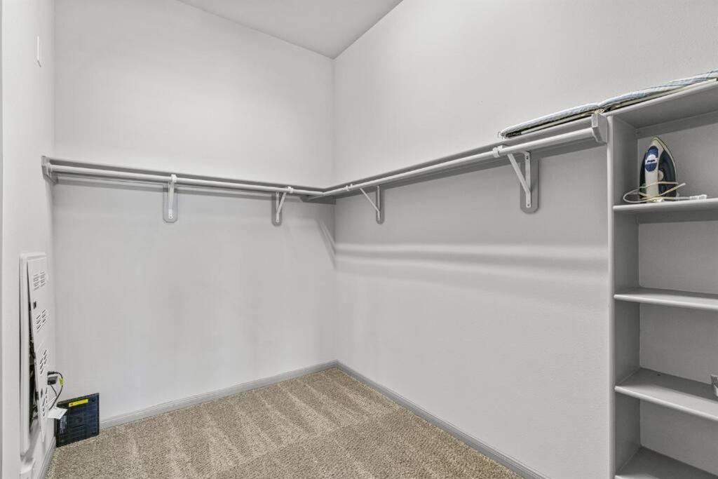 Lux 2b2b With Pool & Parking Near The Heart Of Apartment Austin