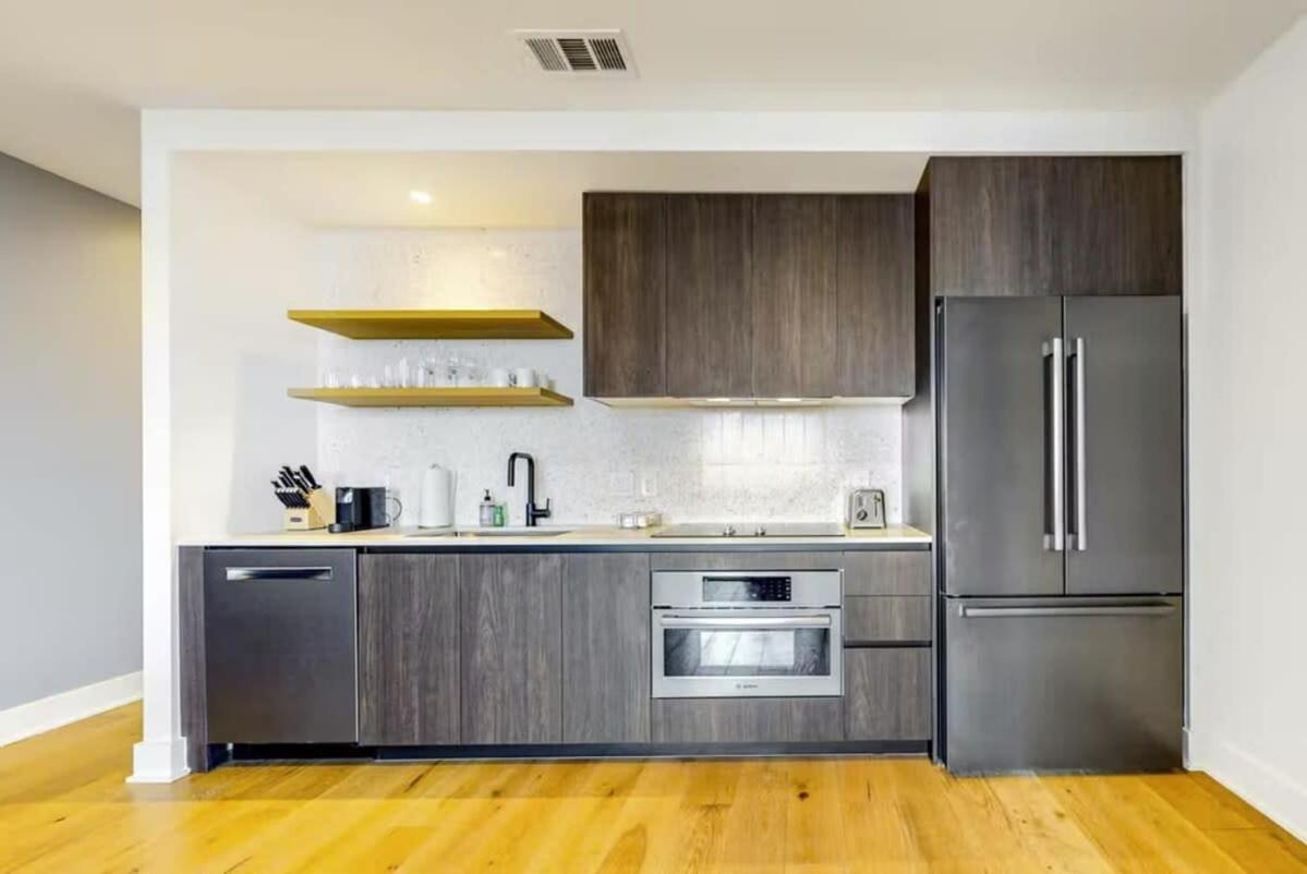 Luxe High Rise Off Of Rainey St Holiday home