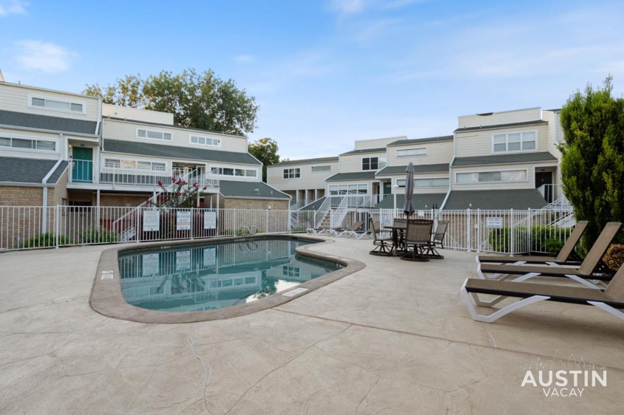 Waterfront Loft W Park View With Pool And Dock Access Austin