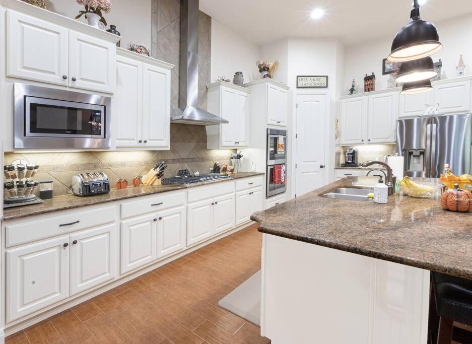 Hill Country 5 Acre Ranch With Pool And Hill Country Views! Holiday home Austin