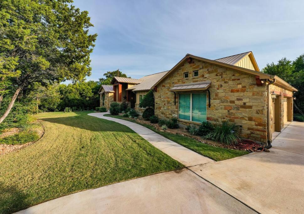 Hill Country 5 Acre Ranch With Pool And Hill Country Views! Austin