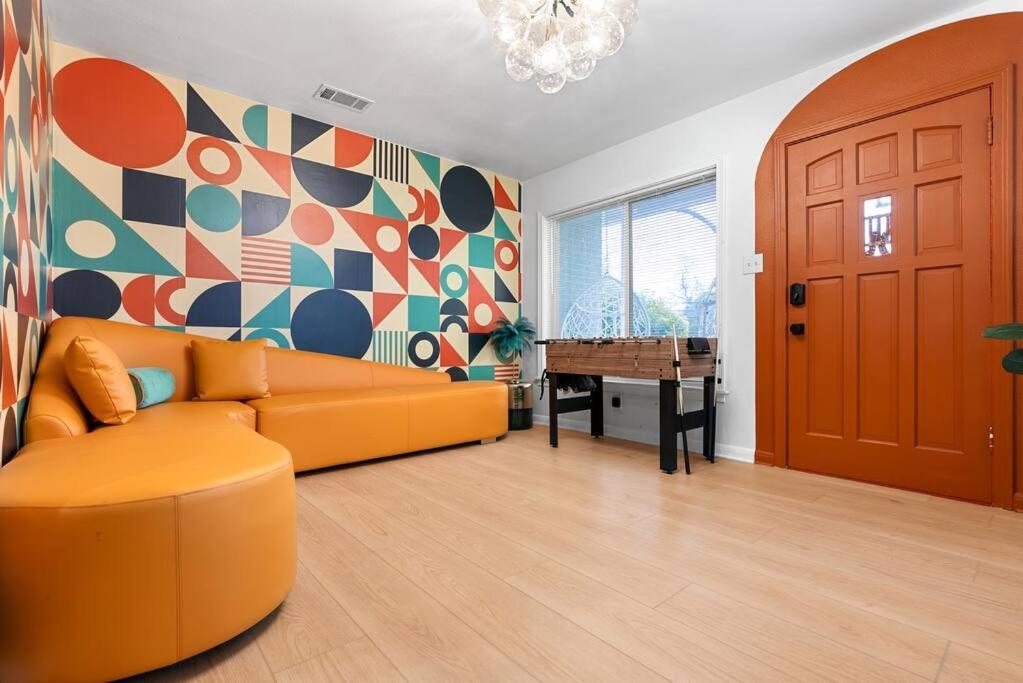 Content Casa Near Bars,pool,dt With Hot Tub And Patio Holiday home Austin