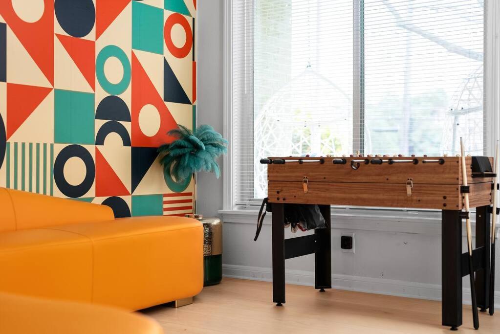 Content Casa Near Bars,pool,dt With Hot Tub And Patio Holiday home Austin