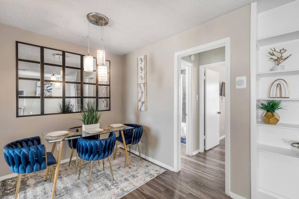 Apartment Self Check-in Free Parking Skyline View Austin