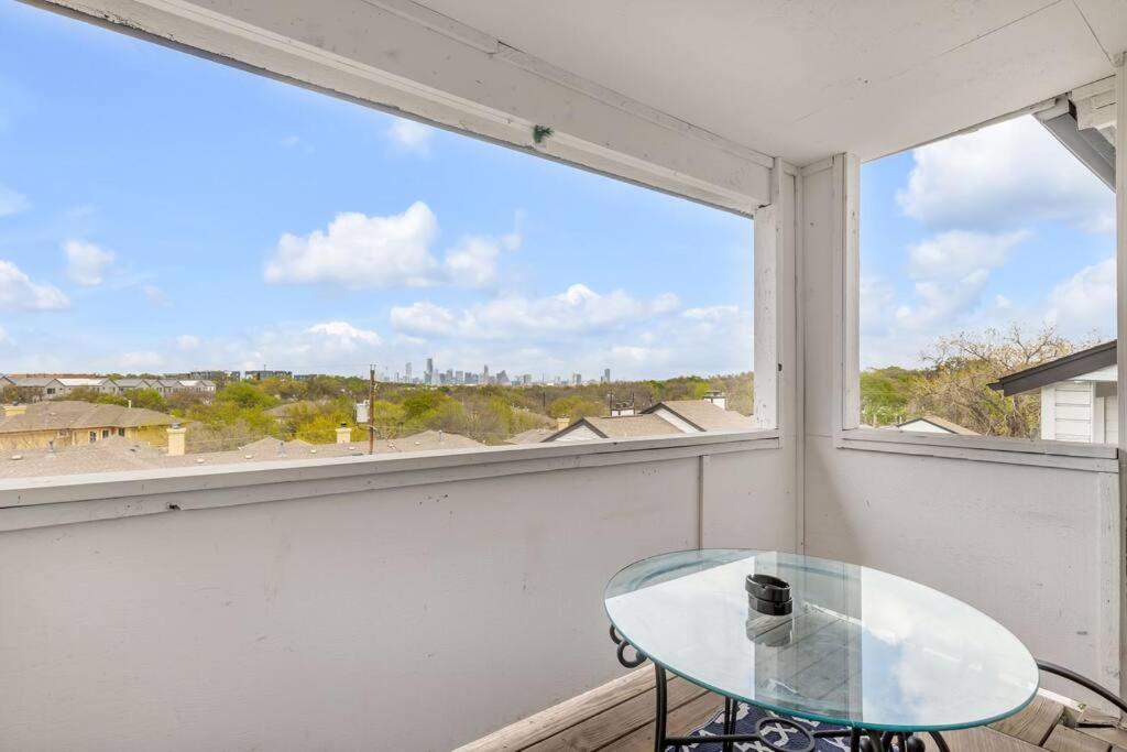 Self Check-in Free Parking Skyline View Apartment Austin