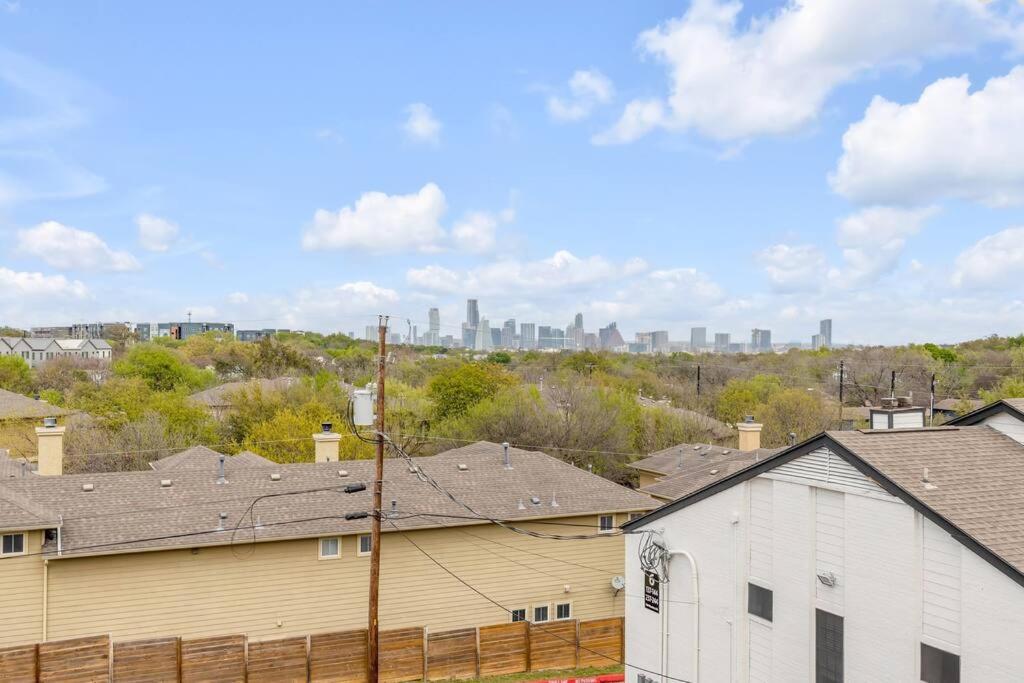 Apartment Self Check-in Free Parking Skyline View Austin