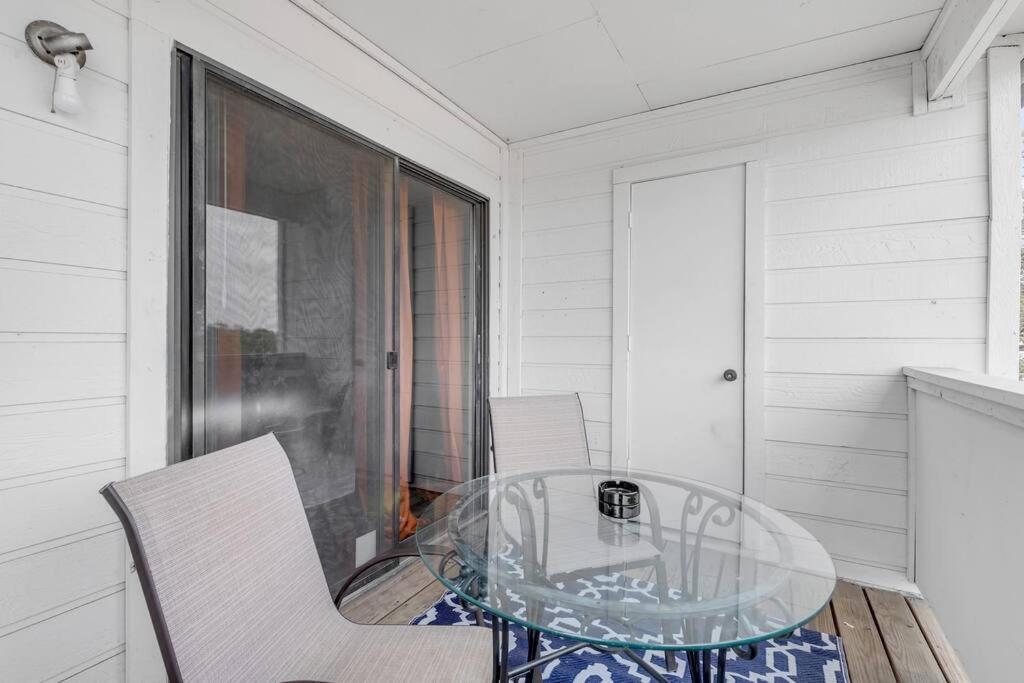 Self Check-in Free Parking Skyline View Apartment Austin
