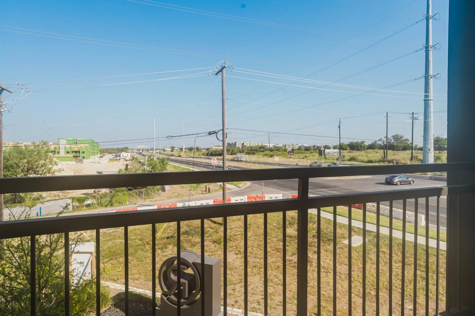 Blueground Lost Plains Pool Pet Area Wd Atx-271 Apartment *