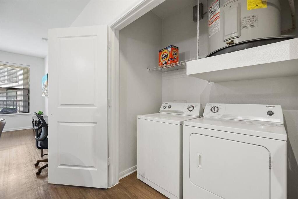 Lux 1b Near Downtown Apartment