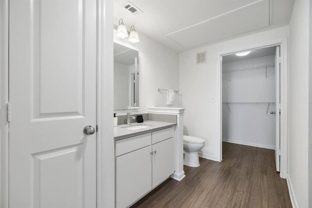 Lux 1b Near Downtown Austin