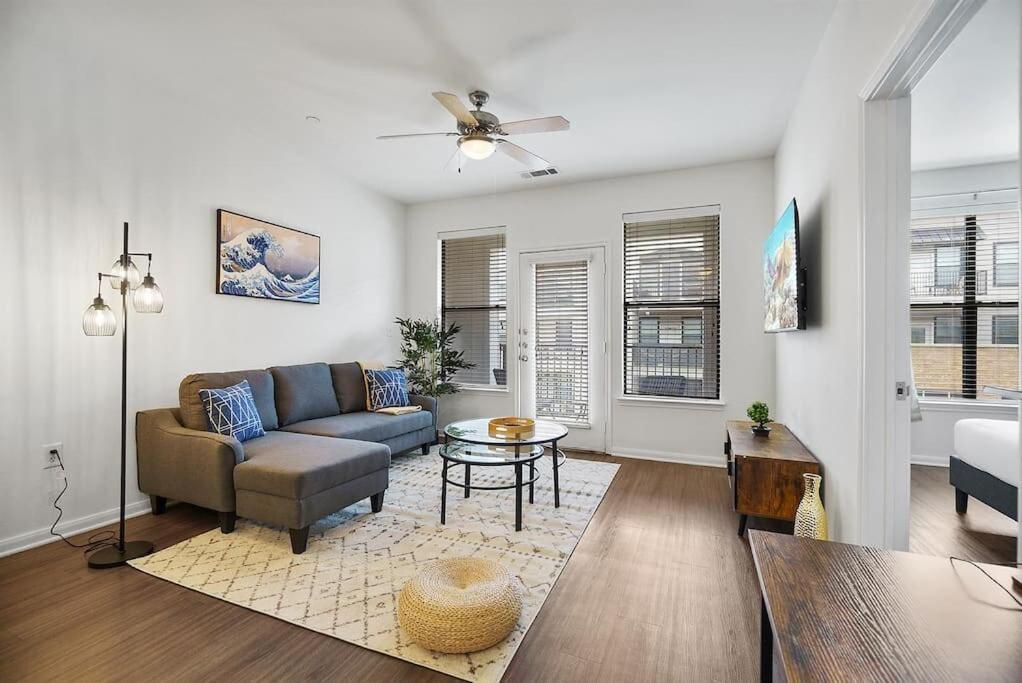 Lux 1b Near Downtown * Austin