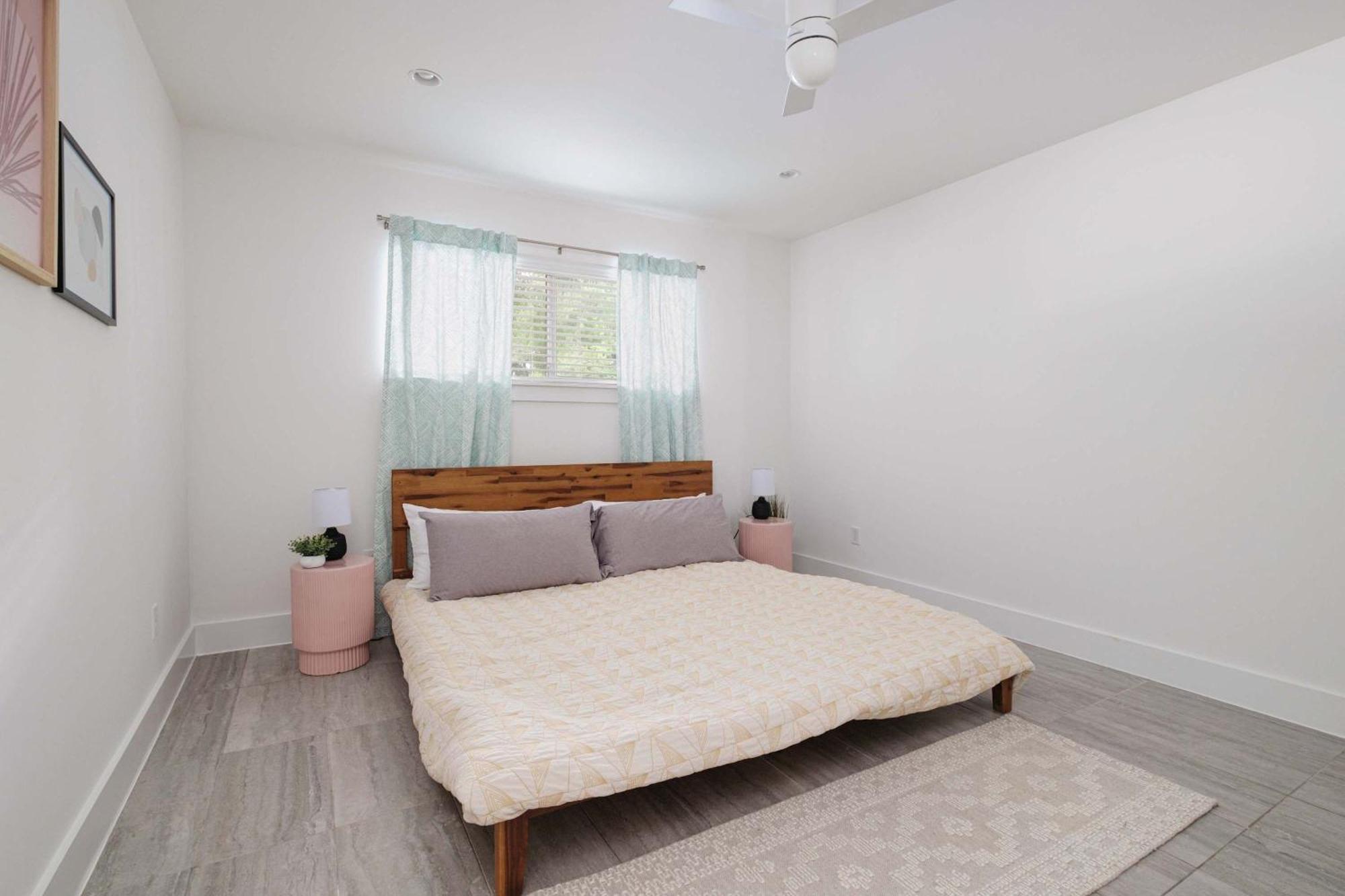 Chic Clarksville 2br Near Downtown Holiday home *