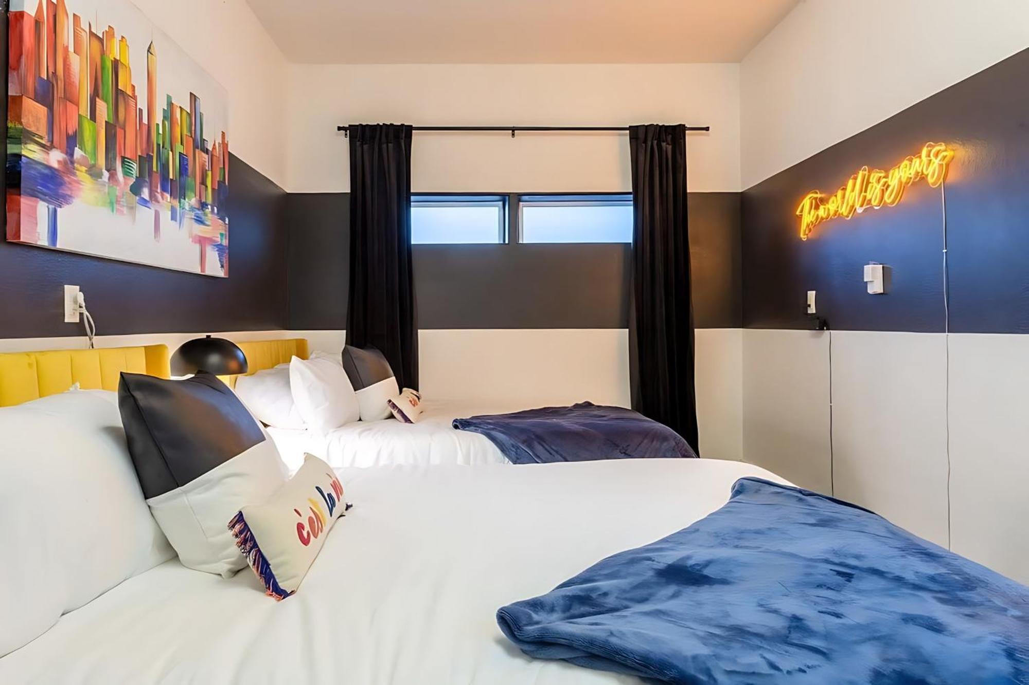 Holiday home Pool Hot Tub School Bus - Downtown 5 Min Drive Austin