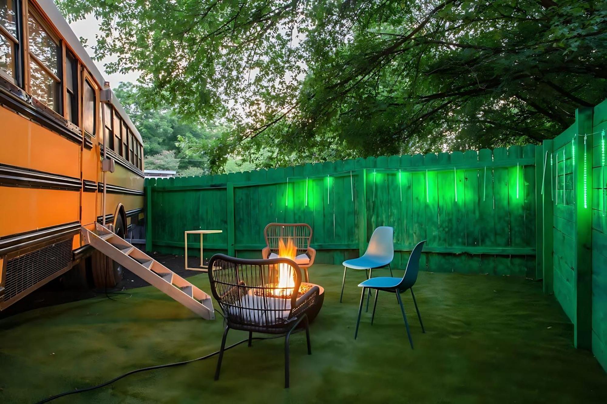 Pool Hot Tub School Bus - Downtown 5 Min Drive Austin