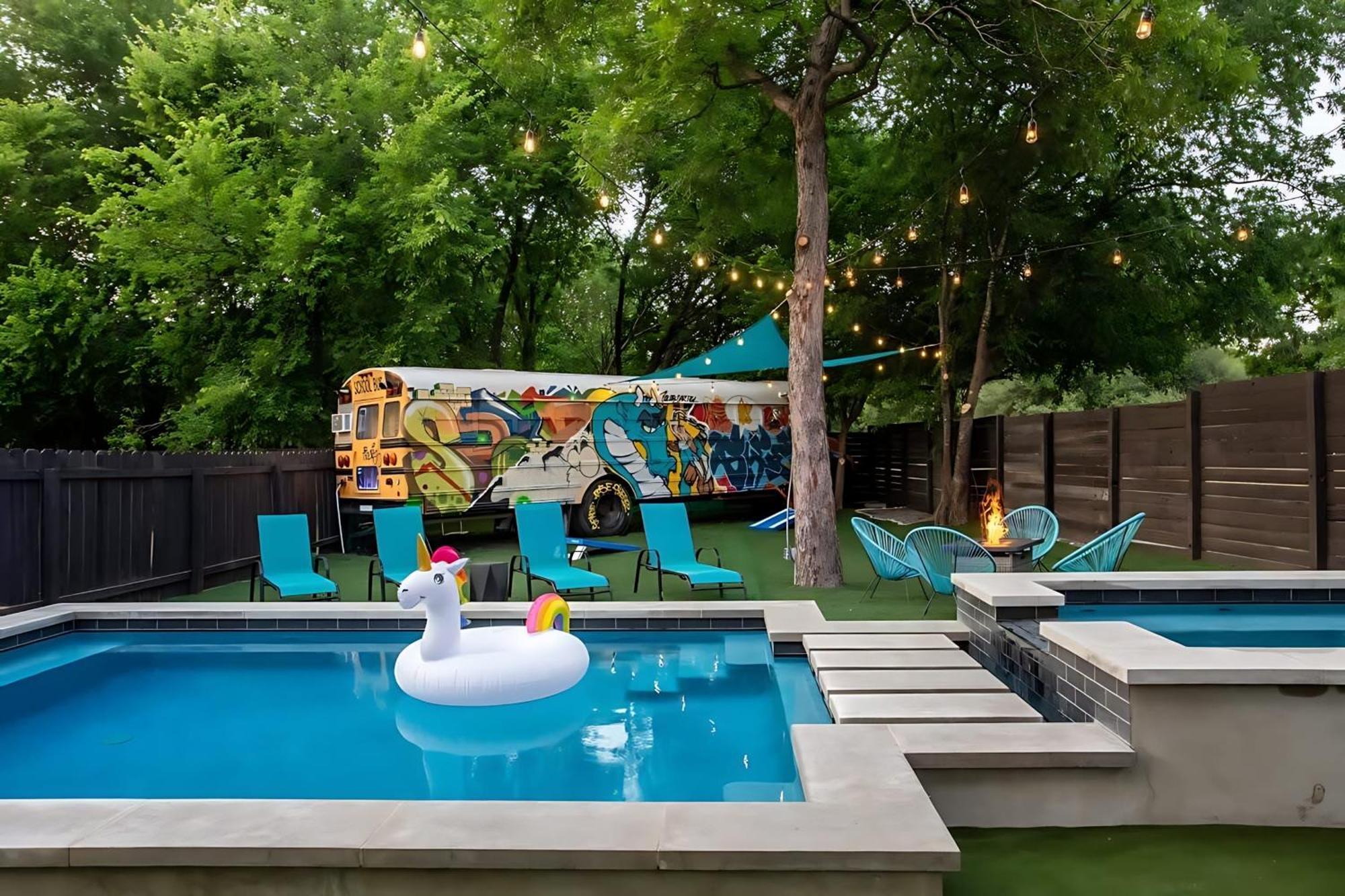 Pool Hot Tub School Bus - Downtown 5 Min Drive Austin