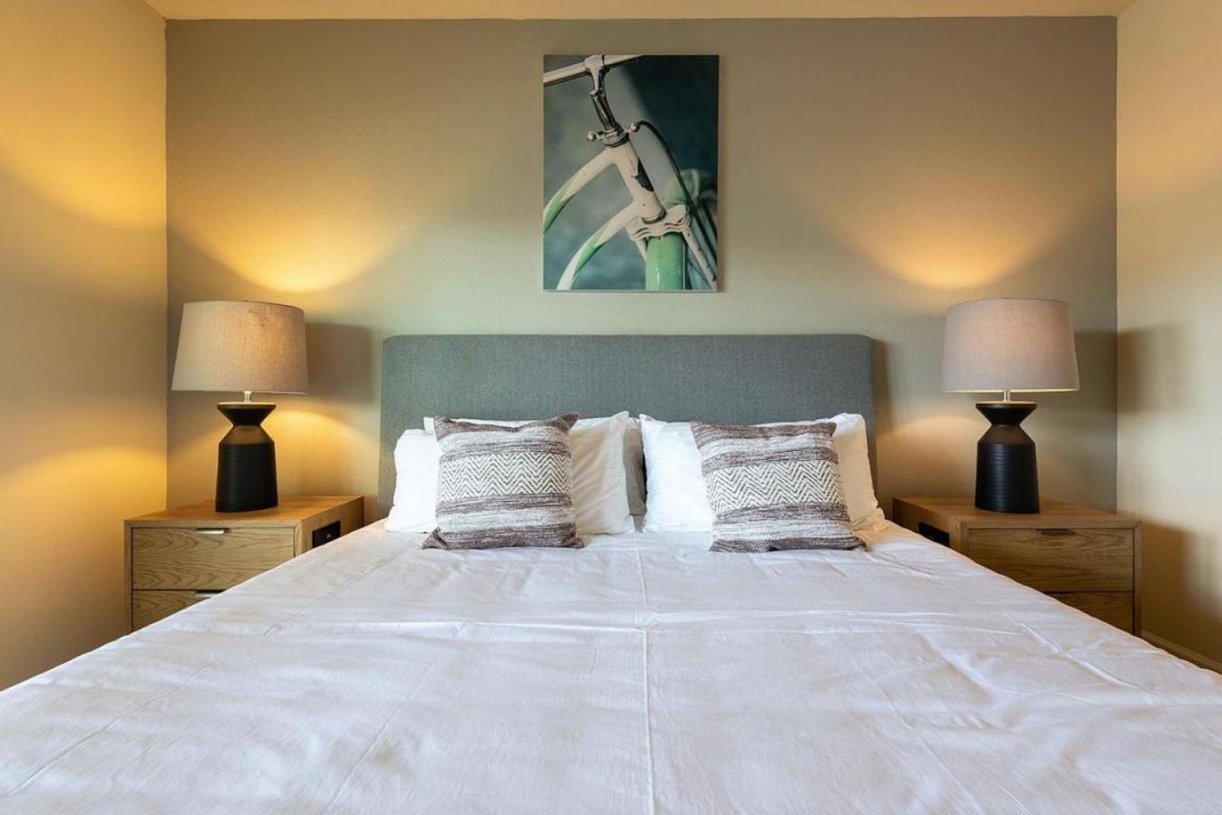 Landing At Bridge At Southpark Meadows - 3 Bedrooms In Slaughter Creek Apartment *