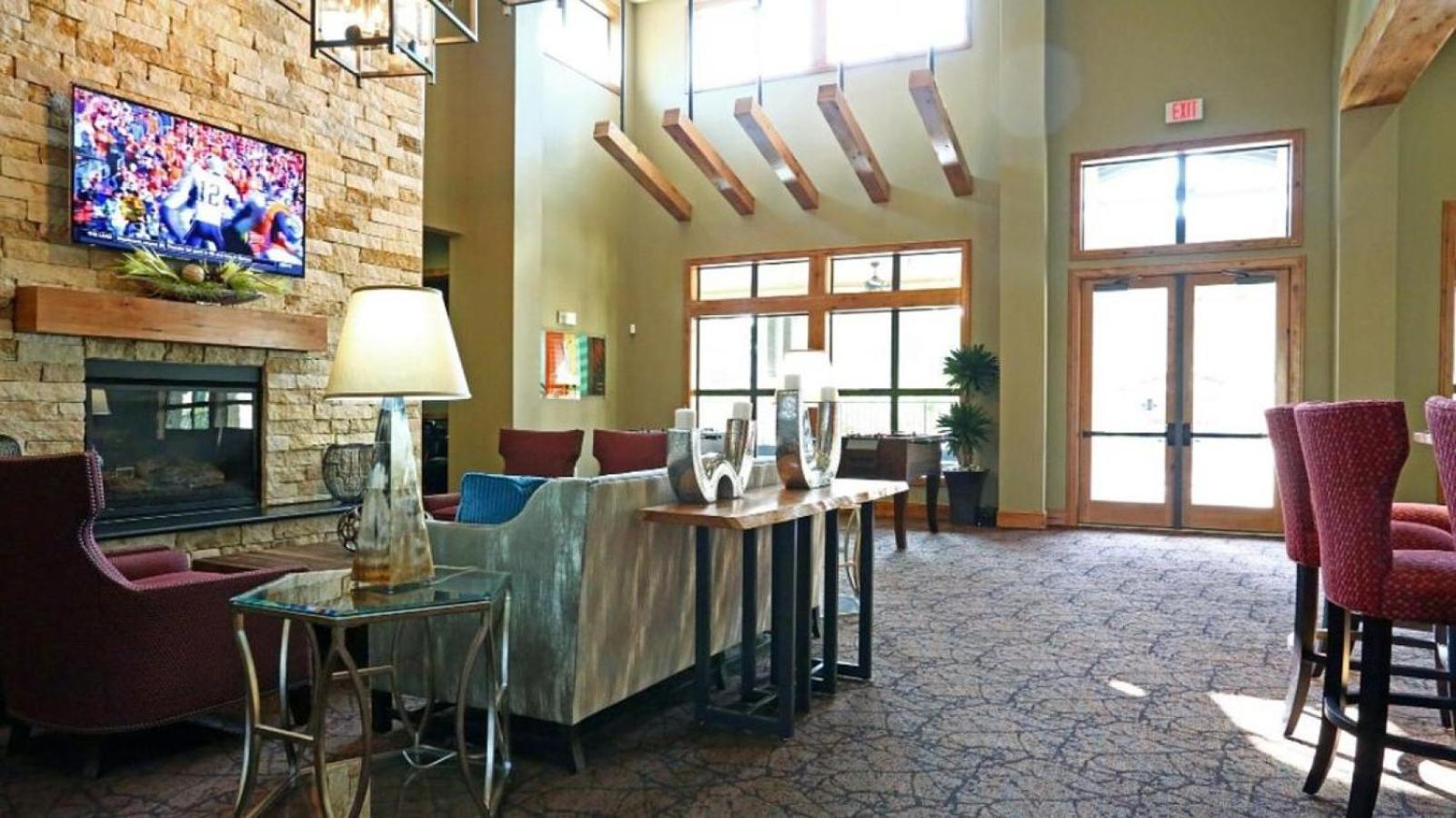 Landing At Bridge At Southpark Meadows - 3 Bedrooms In Slaughter Creek