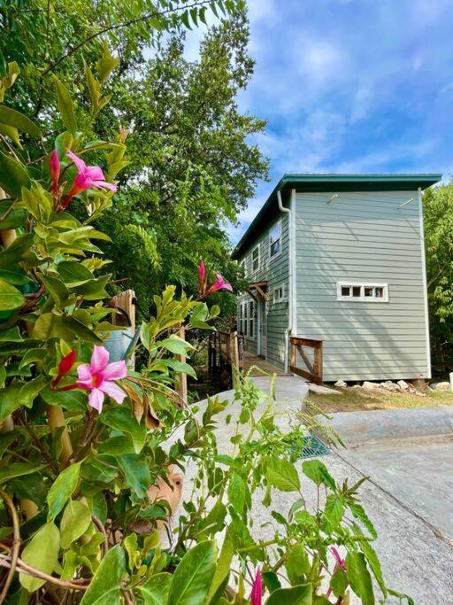 Holiday home Cozy Coop Casita - Travis-hot Tub-tiny House *