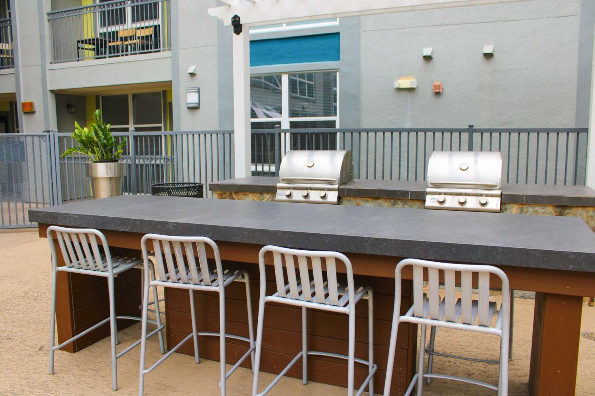 Upstay - W 4br - Pool Gym Bbq & Games