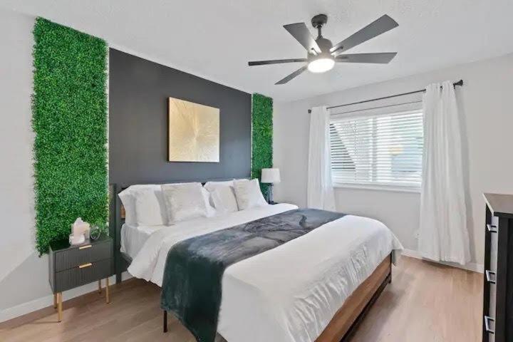 Stunning Area, King Suite, Balcony, Free Parking, 2 Mins To Ut Apartment