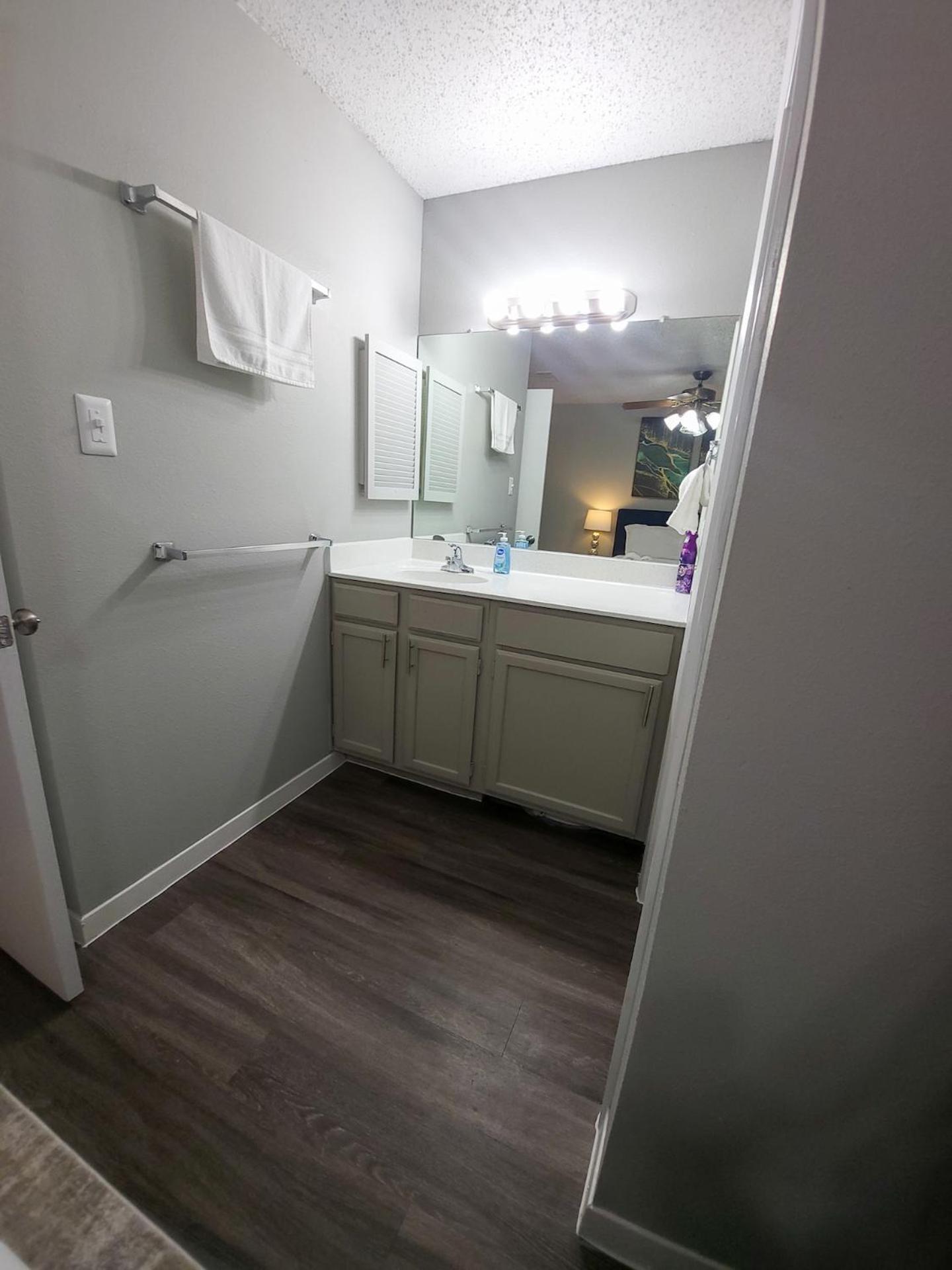 Beautiful 1br 5 Mins To Ut 6879 Austin