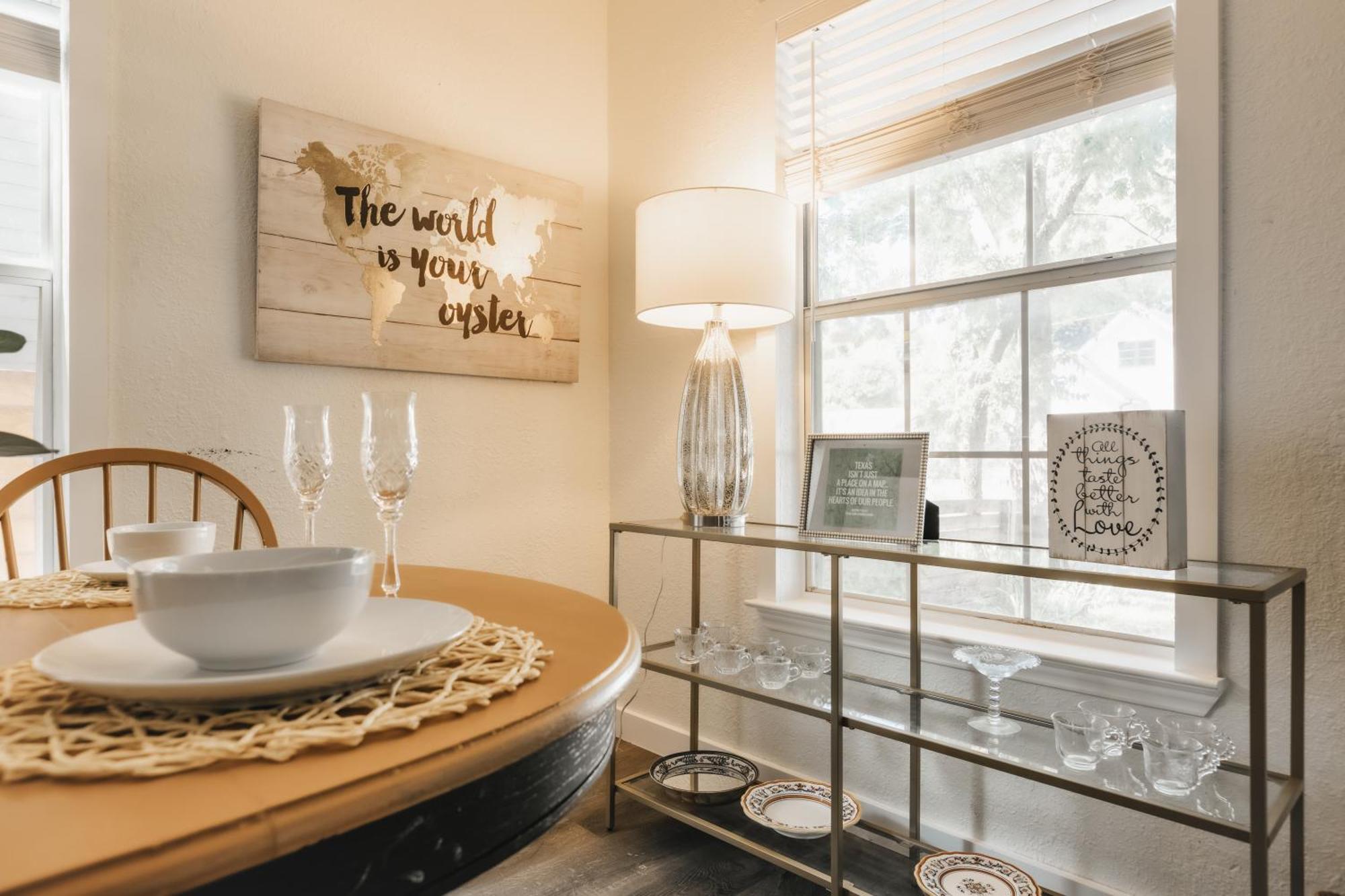 Holiday home Modern Atx Escape - Walks To Lake, Spacious, King Bed Austin