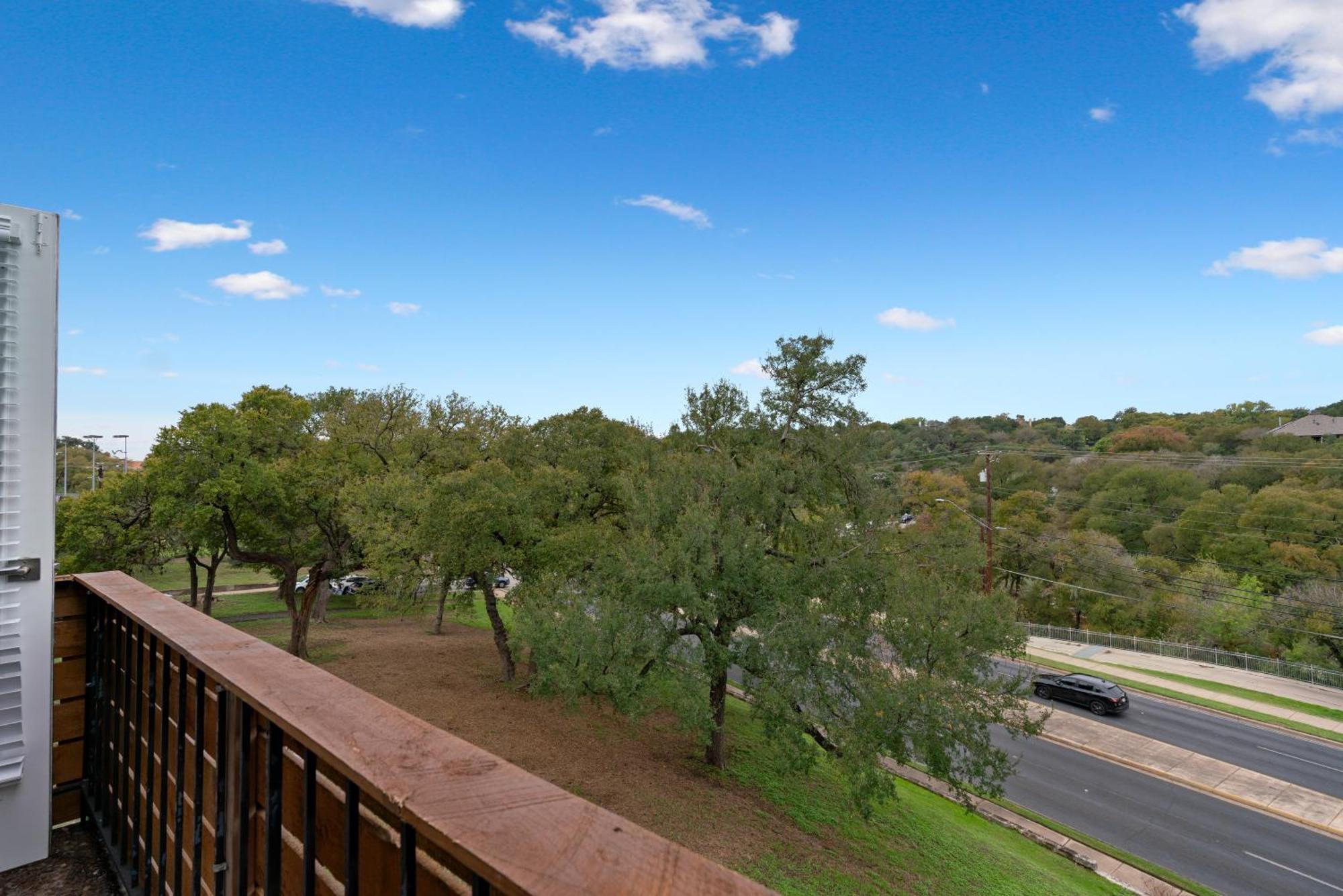 Stunning Area, King Suite, Balcony, Free Parking, 2 Mins To Ut